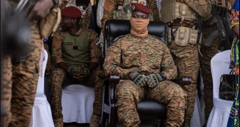 Burkina Faso Le Capitaine Ibrahim Traoré Officiellement Investi Président De La Transition