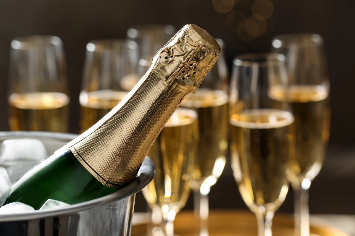 Comment conserver une bouteille de champagne déjà ouverte ? – -> Bistro &  Cie : Gastronomie, restauration et Actus