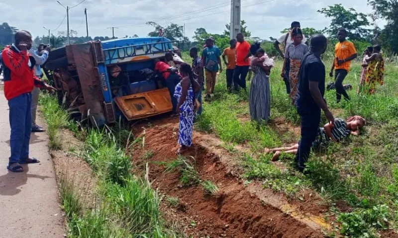 Gregbeu: A 'Paquinou' convoy overturns in a ravine, several injured